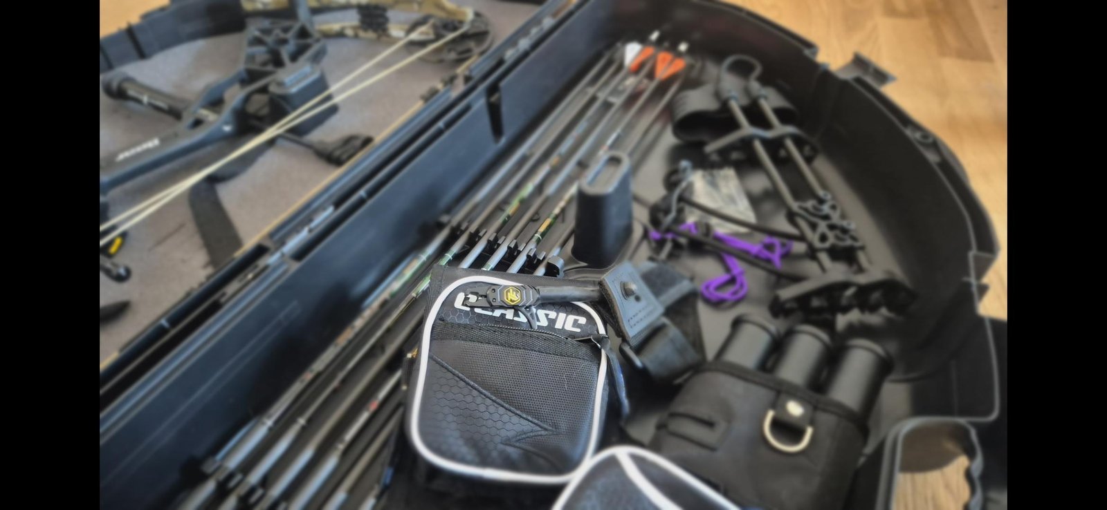 Alaskan XT Compound Bow + komplet 