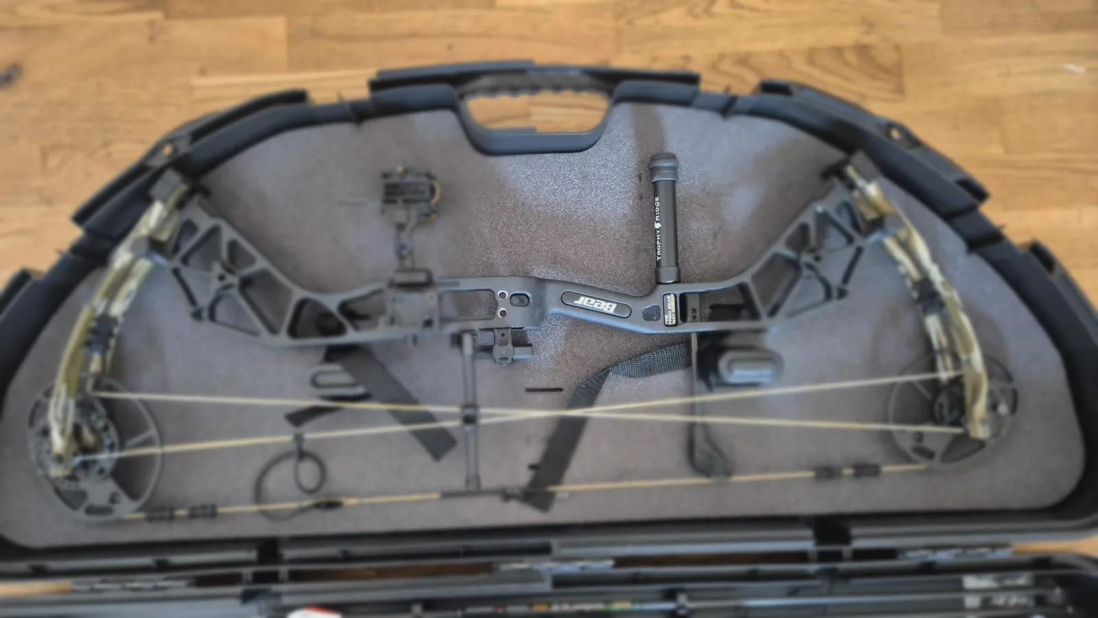 ALASKAN XT COMPOUND BOW + KOMPLET